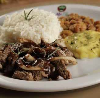 Iscas de Carne com pure - Mr Fit Prudente