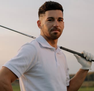 Rongzhiyue: Golfer with golf club