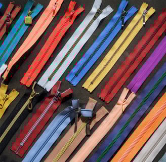 Rongzhiyue: Colorful zippers for garments