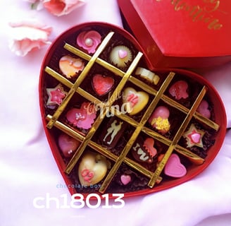 Hộp Socola tone hồng đỏ CH18013 Chocolate Nha Trang