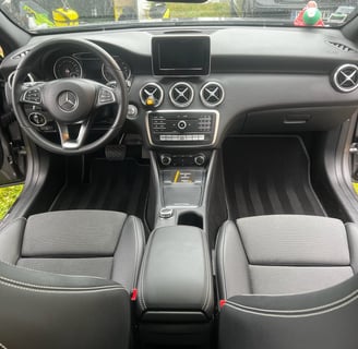 nettoyage-automobile-intérieur-personnalisé