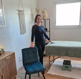 Local intérieur avec masseuse - Instant Présent