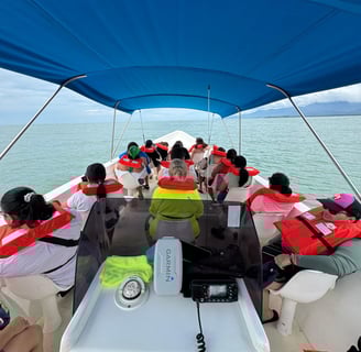 Boat Coral Expeditions Costa Rica
