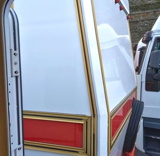 le camping-car de Joël Rehde au Cirque d'Hiver Bouglione On Tour à Brest