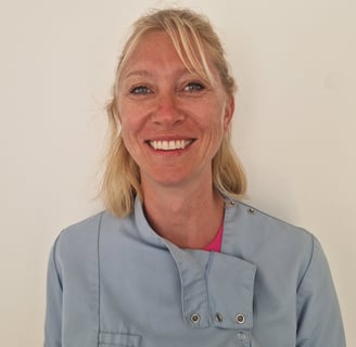 Sophie, dentiste spécialisée en soins pour enfants et handicapés, fondatrice du cabinet à Chastre.