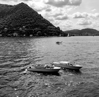 Boats on Lake Como and sea plane during the Fuori Concorso