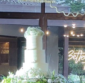 dulce de bodas en la recepción en el hotel Dos Ríos