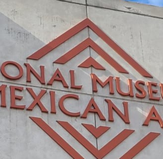 Sign at enterance of the National Museum of Mexican Art