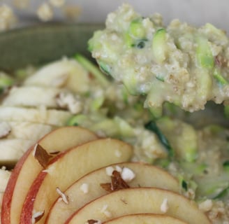 Erfrischender Zucchini Porridge: Eine köstliche und vielseitige Option für einen leckeren Start in d