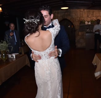 Mekhael Srour and Samar Kal Youssef first dance