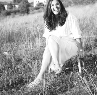 <img src="autrice.jpg" alt="Autrice del blog che sorride">