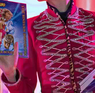 Lindsey Mendonça au préshow du Cirque d'Hiver Bouglione On Tour, à Brest en 2016