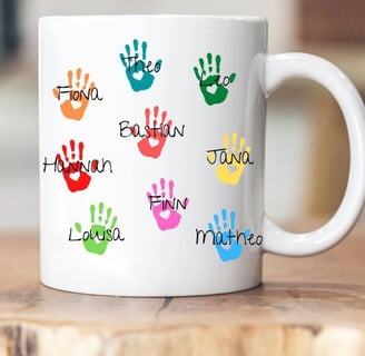 En AvantiRed creamos graficos en tazas personalizables