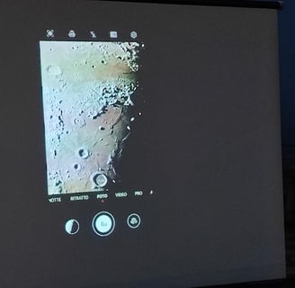 Terrazza Mascagni. Proiezione in diretta della Luna., con video lezione.