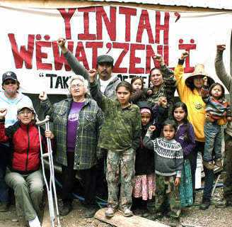 The early days of Wet'suwet'en resistance - photo by Franklin López