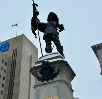 Maisonneuve Statue in Place-d'Armes