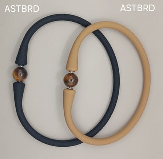 zelfgemaakte armbanden in all mogelijke vormen
