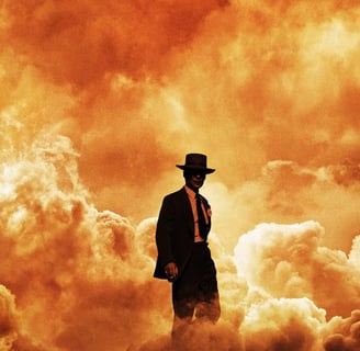 Poster du film Oppenheimer, avec Cillian Murphy en fond