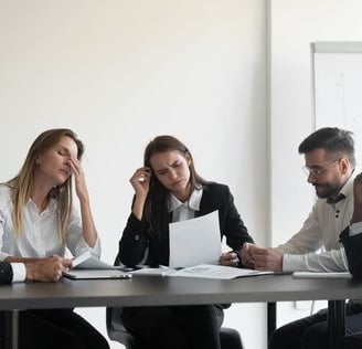 Capacitación presencial para desarrollar habilidades y mejorar el desempeño laboral en la organización