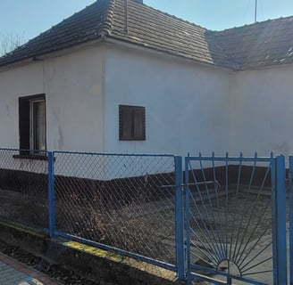 Günstiges Haus in Ungarn kaufen – viel Platz auf großem Grundstück
