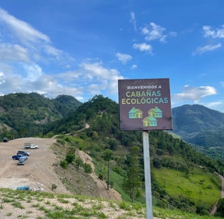 "Rótulo informativo de alta calidad. Señalización clara y efectiva para diversos entornos.