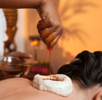 medicina ayurvédica. naturologia. massagem com óleos. basti externo. oleação corporal. ayurveda.