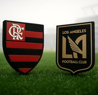 escudos de flamengo e LAFC sobre gramado