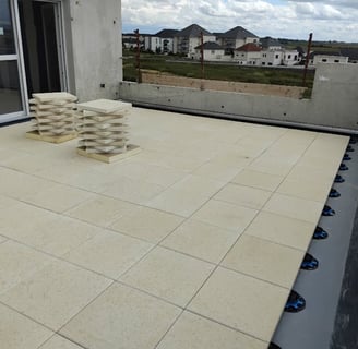 Terrasse, dalle sur plot