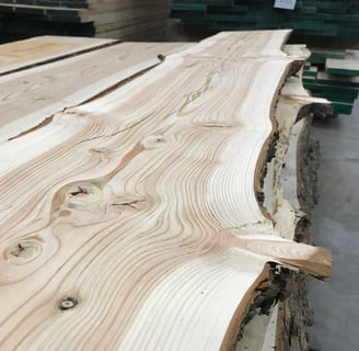 a large wooden wood planks