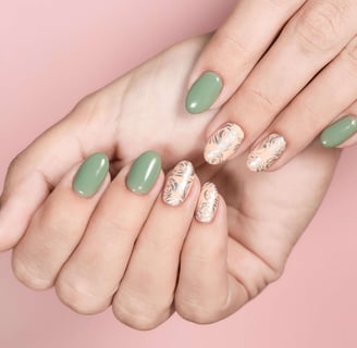 green daisy nails