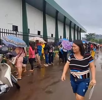 Fila para a inscrição do Programa em Altamira. Fonte: TV Vale do Xingu