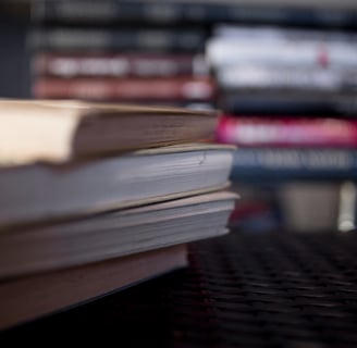 Foto com livros acadêmicos