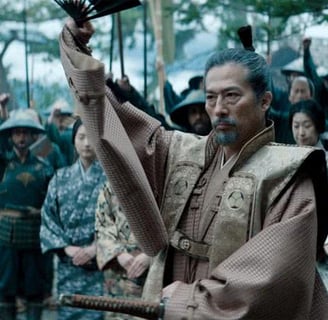 Cena de Xógum: A Gloriosa Saga do Japão mostrando o protagonista em trajes de samurai