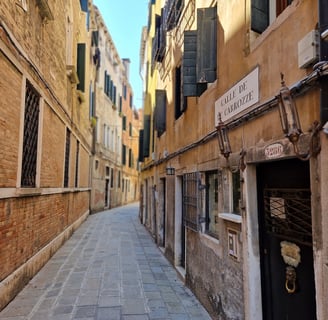 calle de le Carrozze