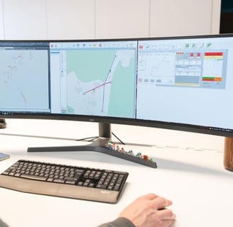 photo d"un PC dans le bureau d'étude pour la fibre optique