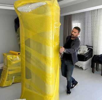 Sabırlar Nakliyat ekibi eşya taşıma sırasında profesyonel hizmet sunarken