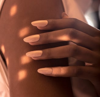 Extensions d'ongles, résultat naturel.