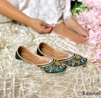 Noor-e-Moti Jutti – Pearl Detail Punjabi Jutti