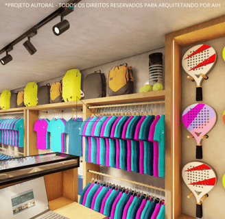 Interior da loja container com expositores de roupas e raquetes de tenis