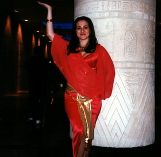Performer in costume welcomes you to the Luxor