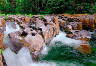 Waterfall Hwy, Oregon Travel - Scenic Hwy 18 & Mysterious Volcano Pt 1