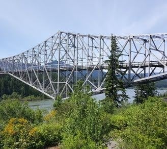 Columbia River Gorge - The Bridge of the Gods into Washington seen from Cascade Locks