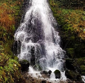 Columbia River Gorge Oregon - From Wahkeena, keep going up to see Fairy Falls