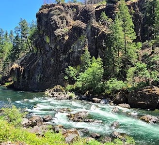 Waterfall Hwy, Oregon Travel - Scenic Hwy 18 & Mysterious Volcano Pt 2
