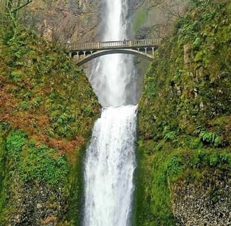 Columbia River Gorge Oregon - Multnomah Falls & bridge is 1 of the most photographed in the world