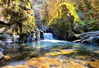 Waterfall Hwy, OR - Susan Creek Falls has a second little waterfall drop