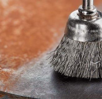 Effective methods to remove rust from cast iron cookware and prevent future rust buildup