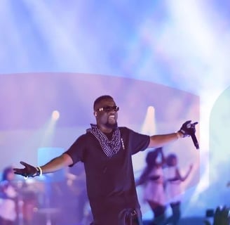 Sarkodie in a live performance on stage.