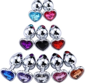 a pyramid shaped pyramid with hearts and hearts