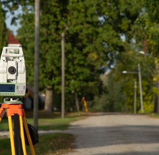 a tripod with a tripodiscoped camera and a tripodil